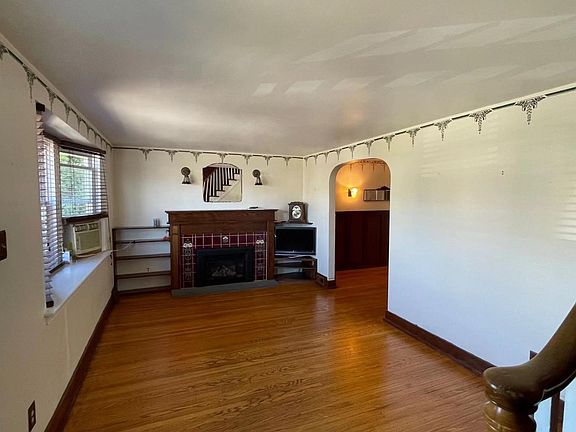 2nd image of 81XX Burholme Ave