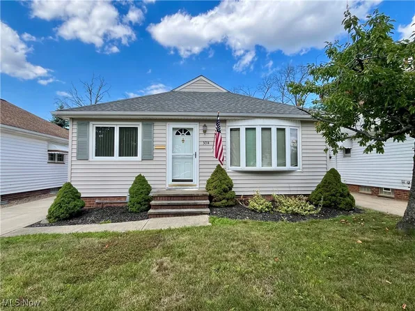 3014 Park Dr, Parma, OH 44134