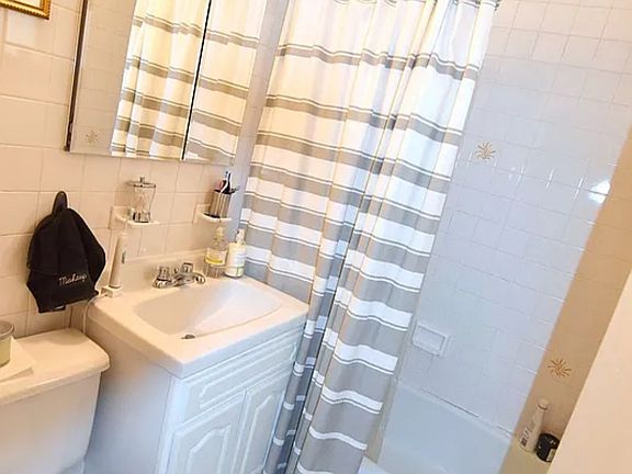4th image of 309 Columbus Ave APT 2B