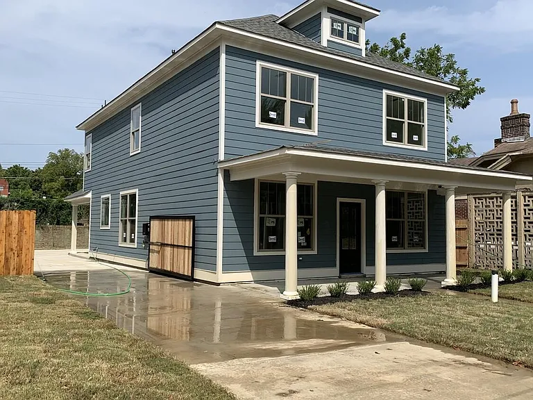 2374 Forrest Ave — Photo 3