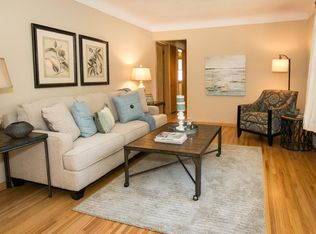 2079 Duluth St N, Maplewood, MN 55109