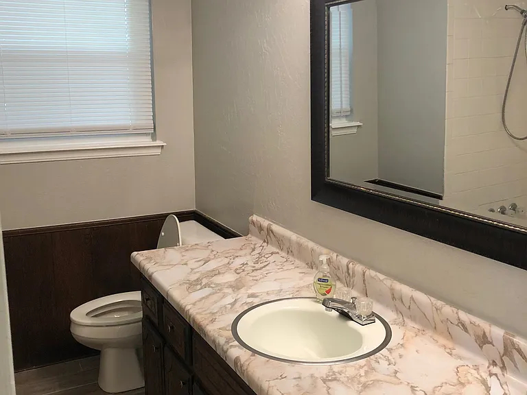 601 NW 18th Pl — Photo 11