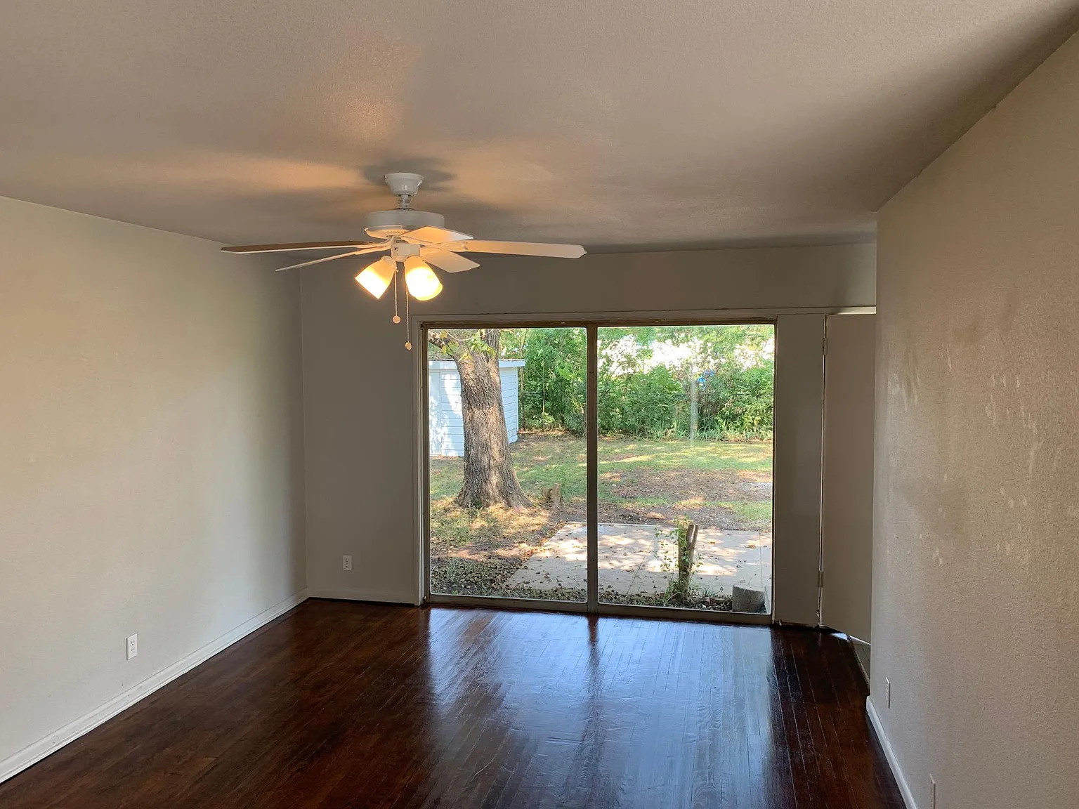 3 bed, 1104 sqft, $1,895 — Photo 3