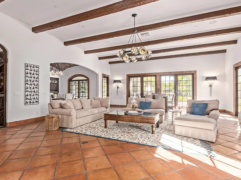 6708 E San Miguel Ave — Photo 15