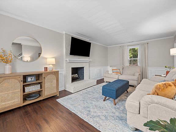 3rd image of 1031 Greenhow Ln