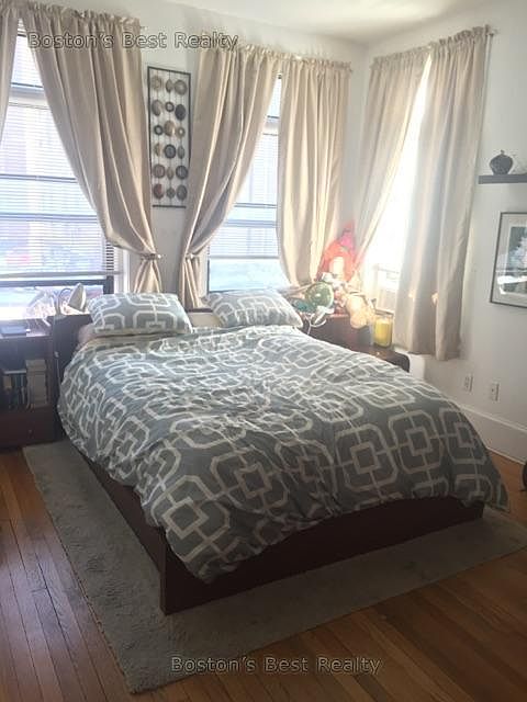 1st image of 118 Park St #1M