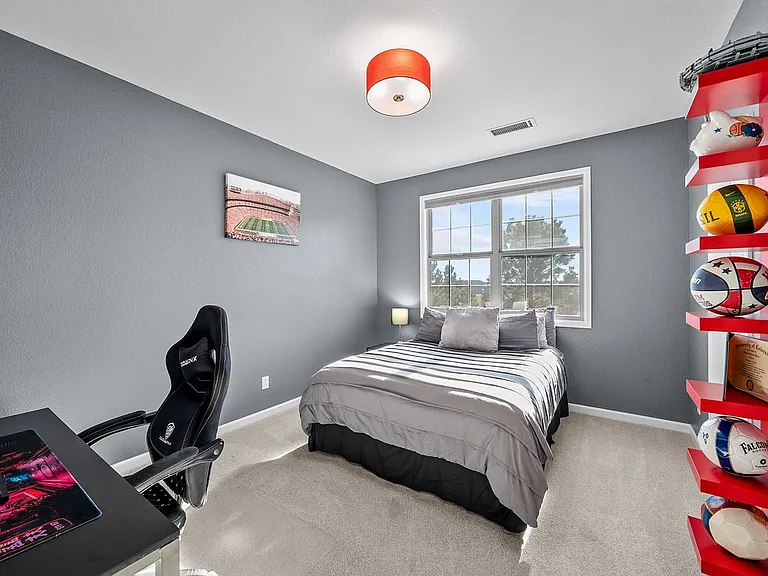 6258 Oxford Peak Ct — Photo 32