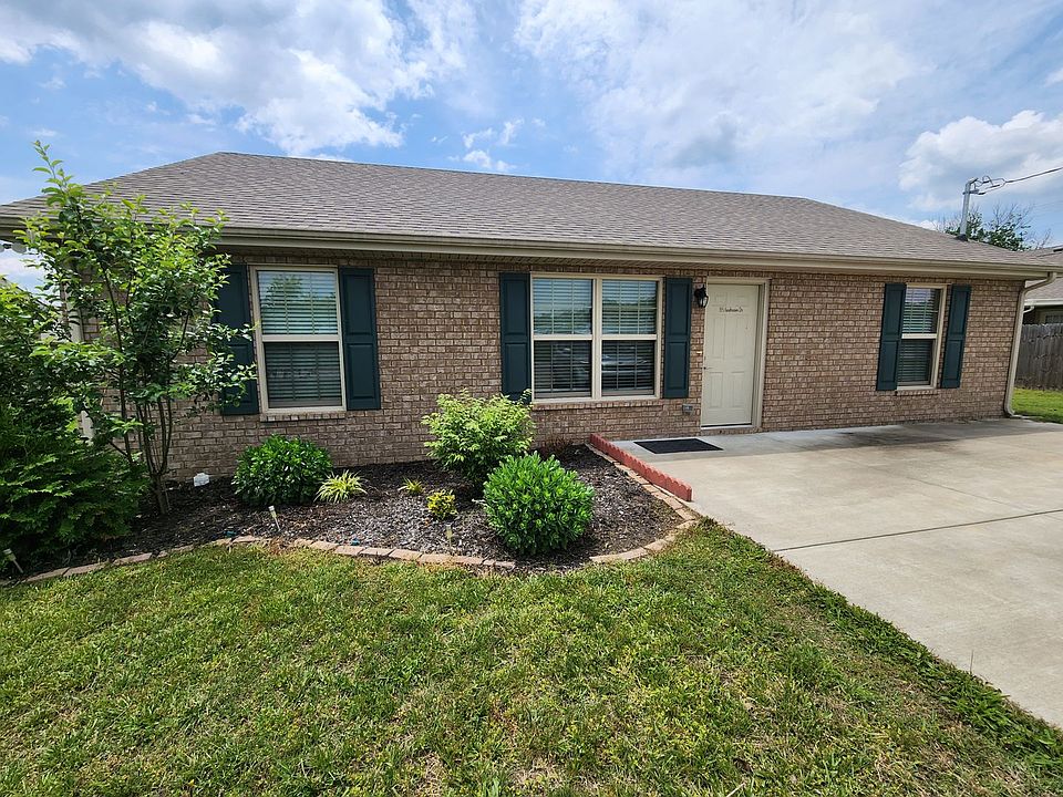 1st image of 395 Hendrixson Dr