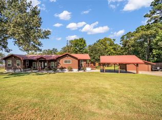 285 Sandy Shrs, Onalaska, TX 77360