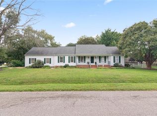 201 Allen Harris Dr, Yorktown, VA 23692