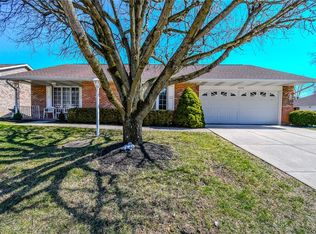 6693 Oakwood Ln, Dayton, OH 45424