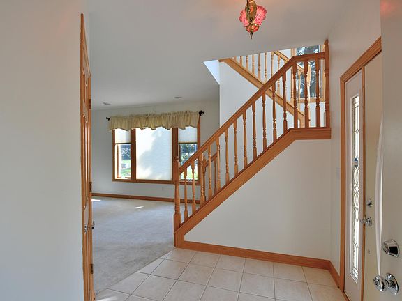 5th image of 530 Lakeside Bay Dr S