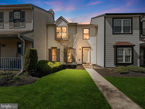 173 Crown Prince Dr, Marlton, NJ 08053