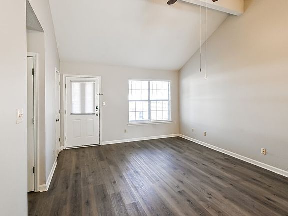 3rd image of 6392 Manchester Dr