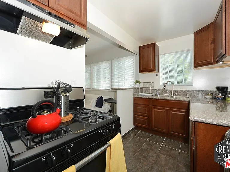 2400 Pacific Ave #6 — Photo 8