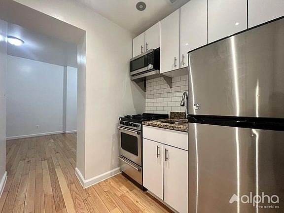 2nd image of 315 E 108th St APT 1H