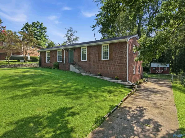 2614 Vinyard St NE, Huntsville, AL 35811