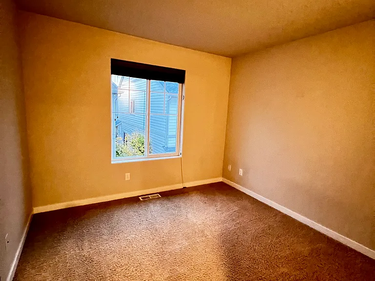429 SW 202nd Ter — Photo 15
