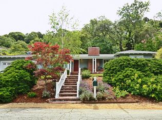 28 Oakwood Rd, Orinda, CA 94563