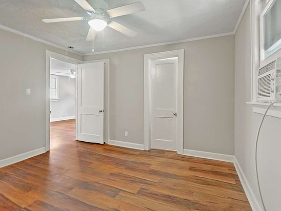 3rd image of 3530 Admiral Dr #B