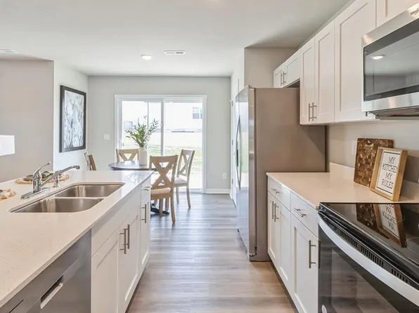 4730 171st St, Urbandale, IA 50323