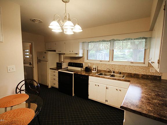 5th image of 3144 Knight Dr