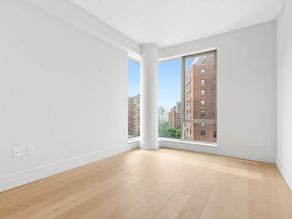 222 E Broadway #14B