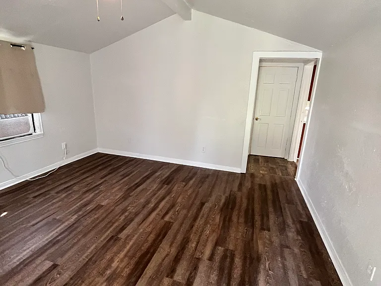 1003 Gunther St — Photo 2