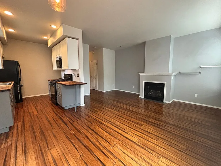 6931 N Borthwick Ave — Photo 4