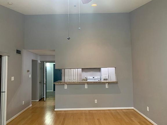 2nd image of 3307 Wyndham Cres #4161