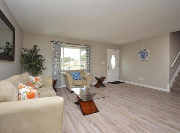 3rd image of 3864 Bernard Pl