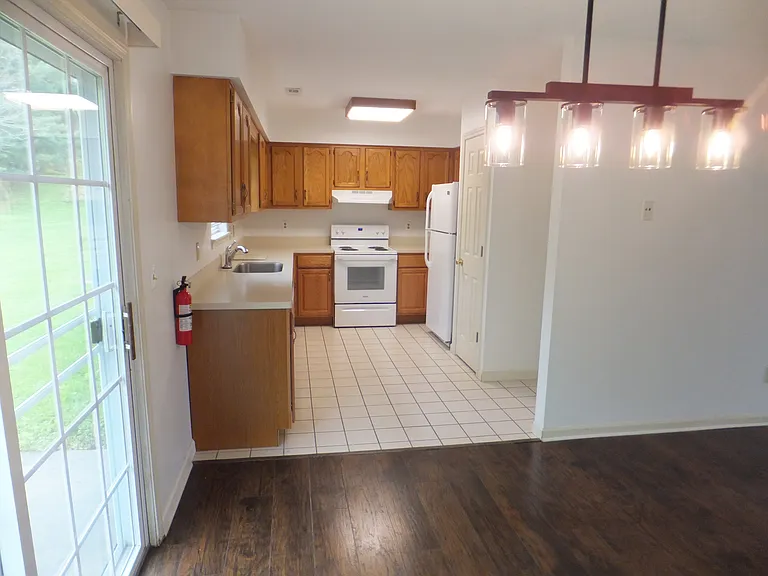496 Pheasant Run — Photo 2