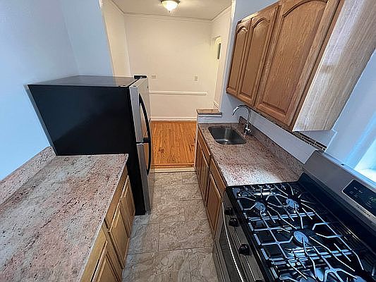3rd image of 1200 College Ave #4E