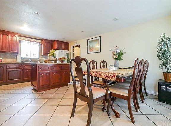 5th image of 814 S Arapaho Dr
