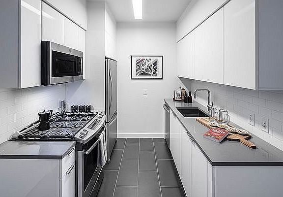 5th image of 45 Hoyt St APT 3F