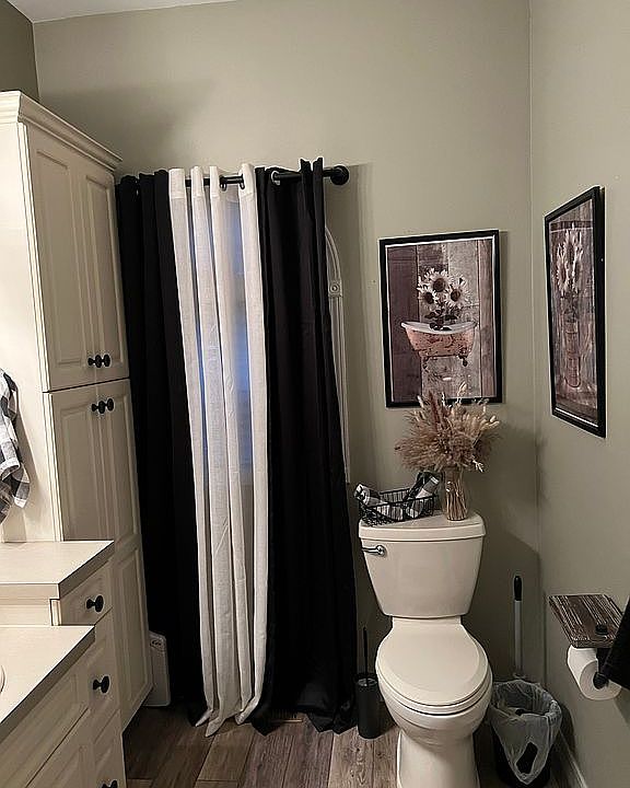 1st image of 100 Valley View Dr