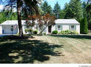 6 Weyburn Way, Fairport, NY 14450