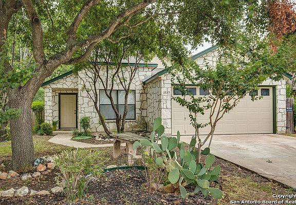 2nd image of 3339 Flamingo Basin