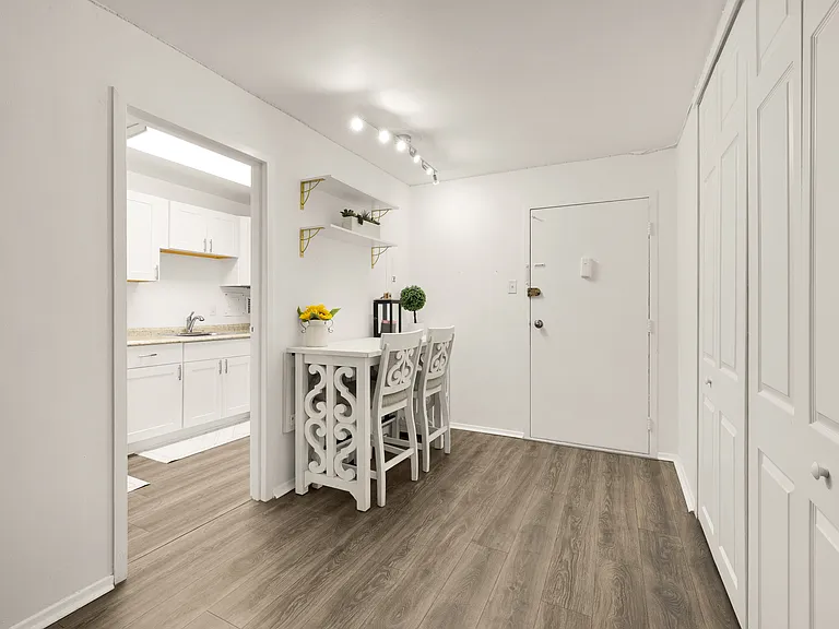 2401 H St NW #209 — Photo 4