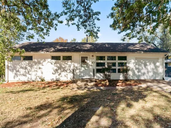 308 Lacy Ln, Belton, MO 64012