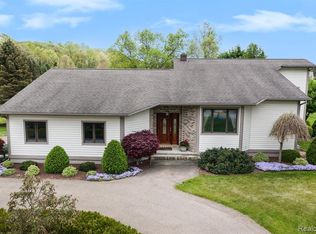 1354 Edgehill Pl, Lapeer, MI 48446