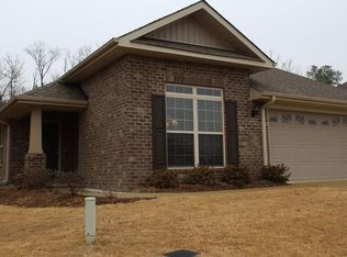 307 Ivy Hills Cir, Calera, AL 35040