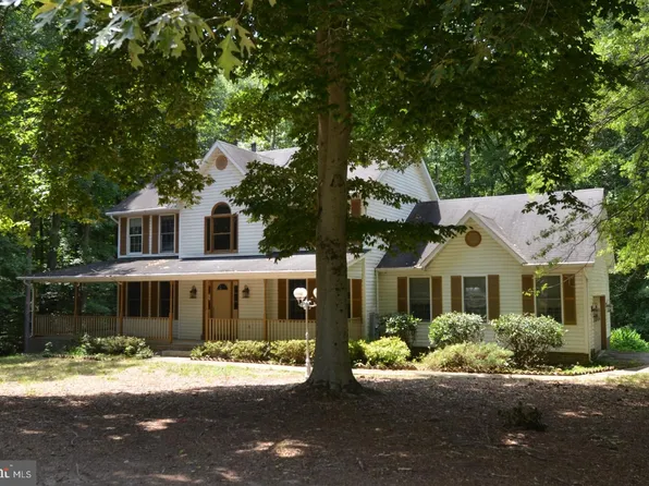11955 Amy Dr, La Plata, MD 20646