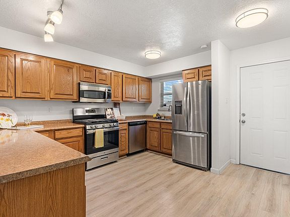 3rd image of 500 Figueroa St NE