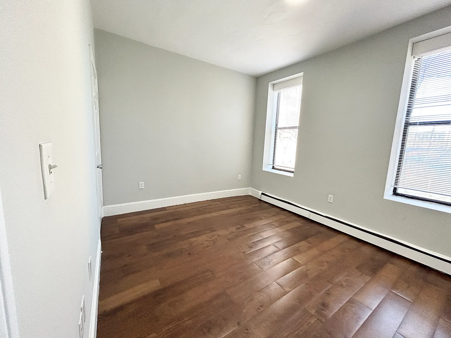 3 bed, 1200 sqft, $4,300 — Photo 4