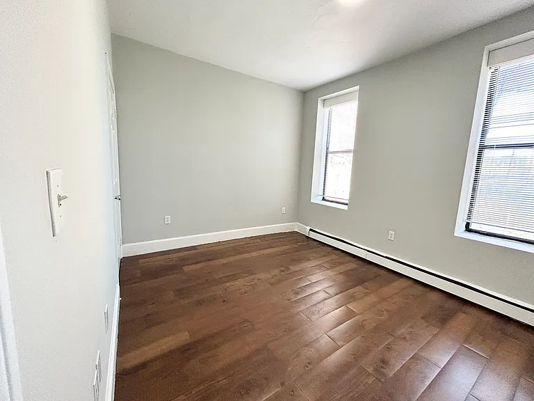 15 Ruggles St #2L — Photo 4
