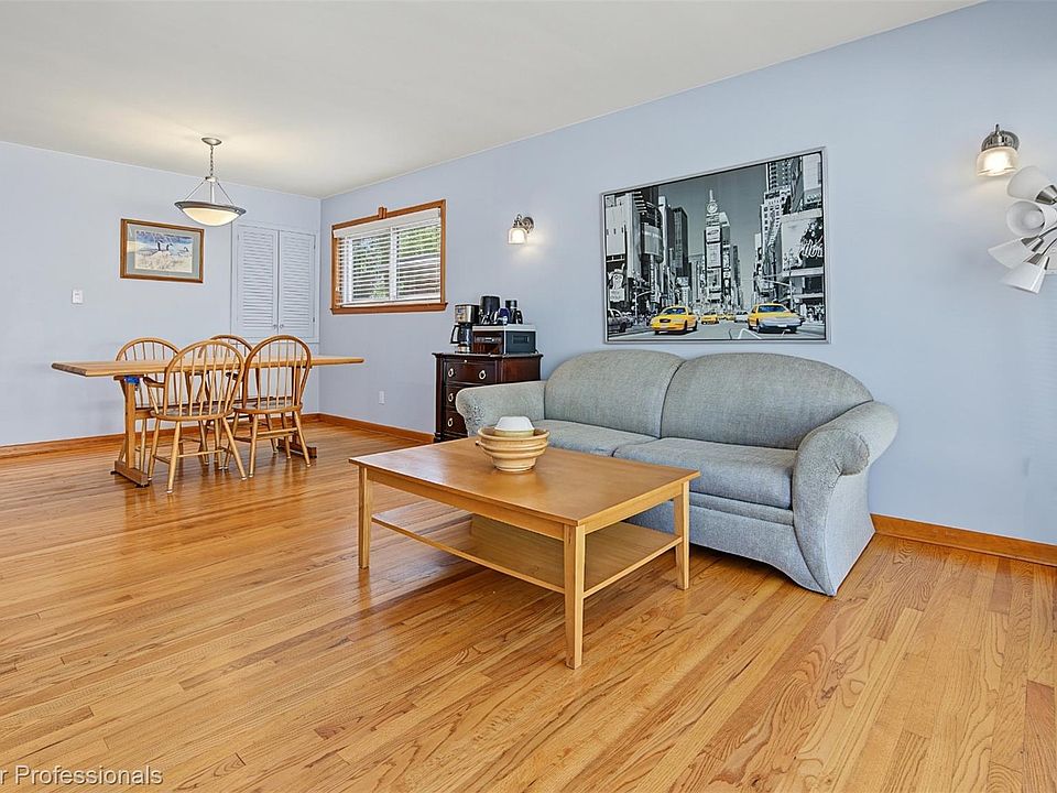 626 Fairway Dr, photo 17