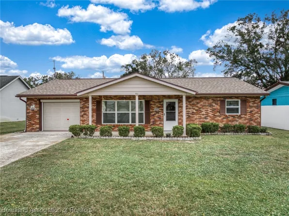 116 Memorial Dr, Sebring, FL 33870