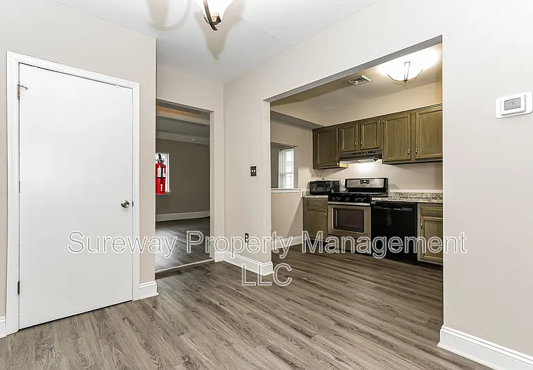 811 Wesley Ave — Photo 5