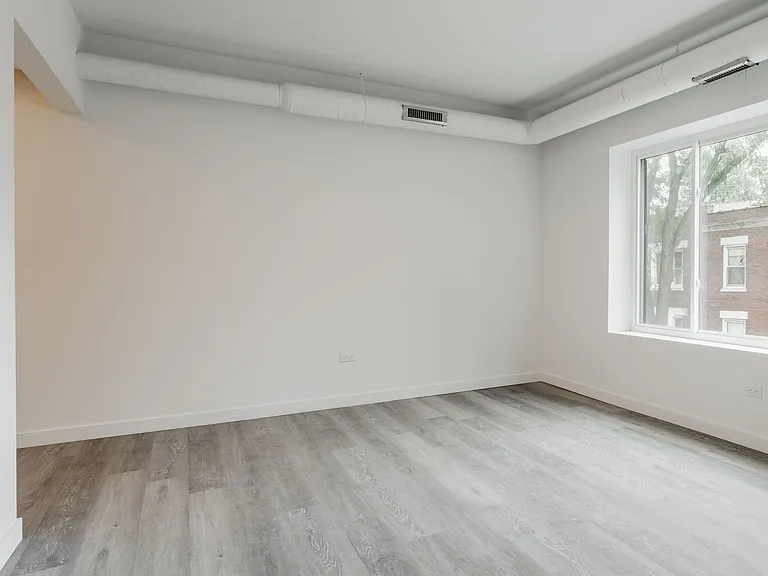 1712 W Glenlake Ave #2E — Photo 5